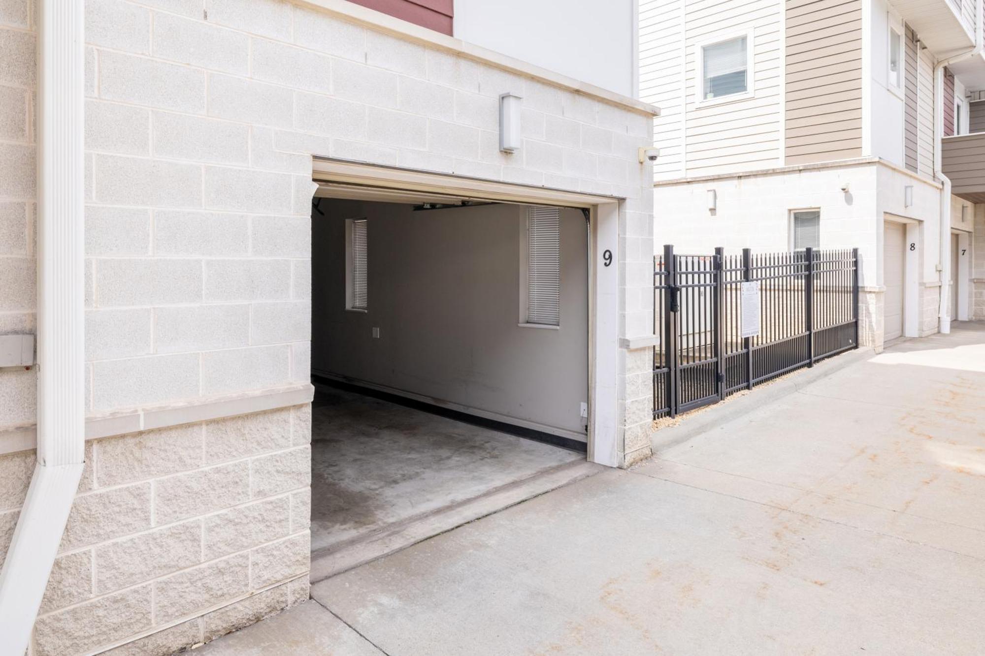 Luxury Downtown Townhome Private Garage Unit 9 Кливленд Экстерьер фото